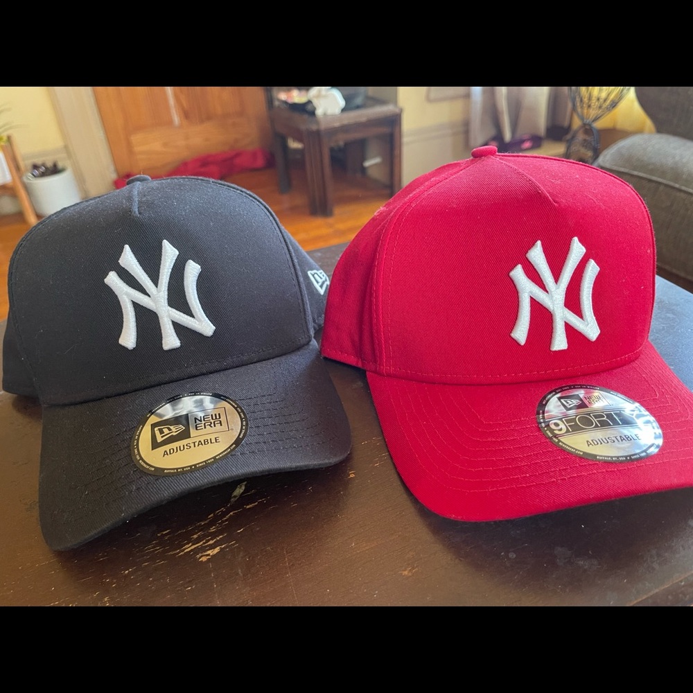 2 New York Yankees adjustable hats